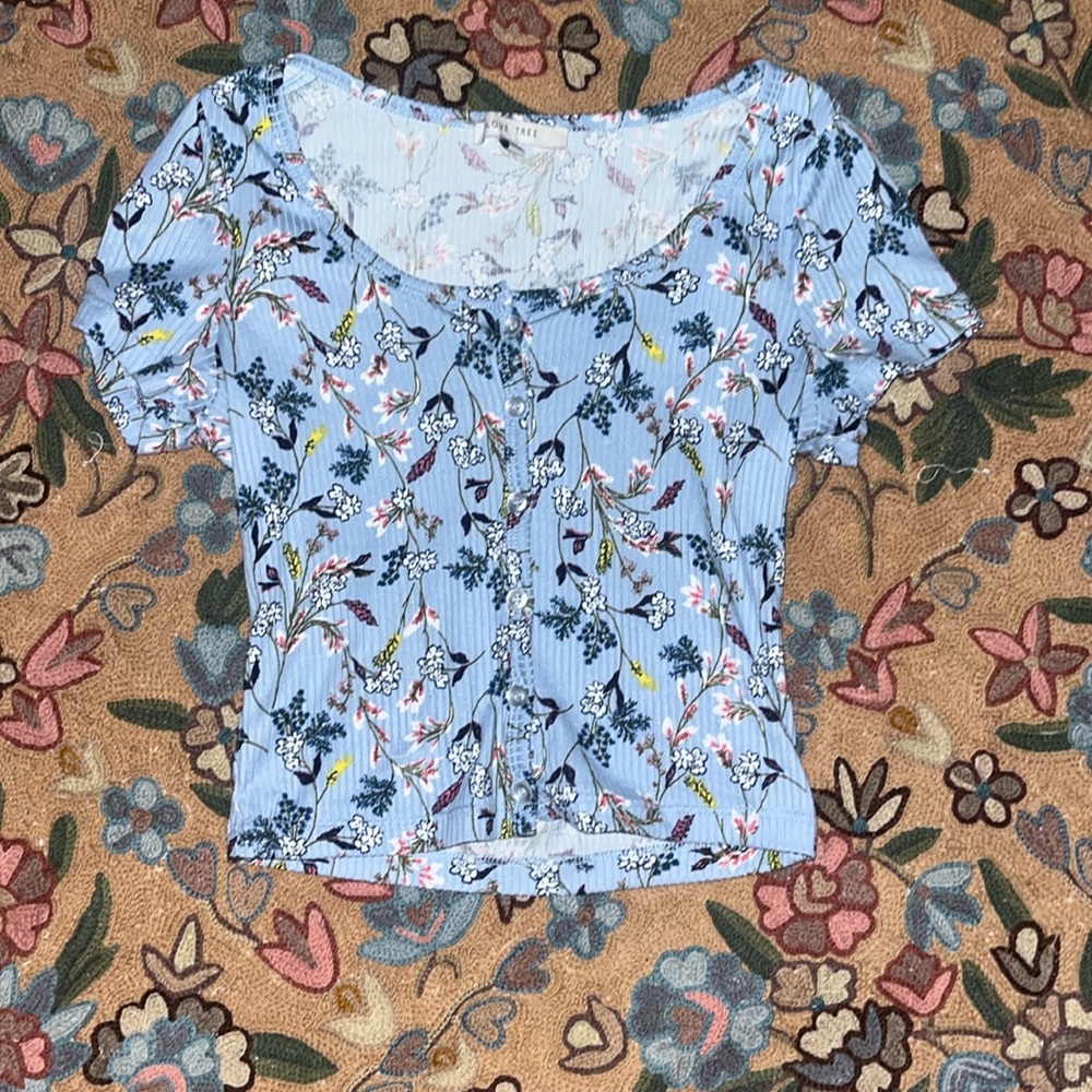 Love Tree Women’s Floral Crop Top